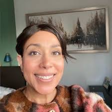 Lori Graff's Instagram, Twitter & Facebook