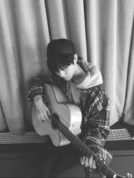 26+ gambar animasi gitar hitam putih, istimewa! Fakestagram Markmin Selebritas Orang Nct