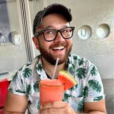 I know The Secret Life of Walter Mitty is about escaping monotony and  finding purpose, but they shot Walter's boring life so well that I wanted  it more than any of his