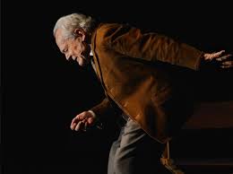 Othon Bastos traz o monólogo "Não me entrego, não!"