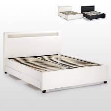 Dalla struttura lineare e semplice, con un particolare dettaglio alla testiera formata da 2 pannelli orizzontali che fungono anche da poggia schiena. Geneva King Letto Matrimoniale Testiera Led E Cassetti 160x190