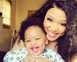 Simphiwe's relationship with her older sister baxolile is also a steady one. 1v7lpfwvl Hbfm