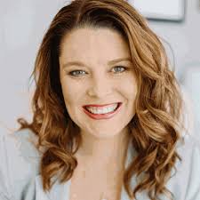 Kristin Webb's Instagram, Twitter & Facebook