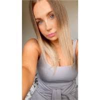 Andrea Snelling's Instagram, Twitter & Facebook