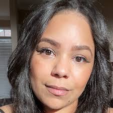 Carmen Holmes's Instagram, Twitter & Facebook