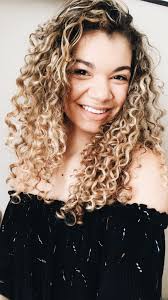 Everyone is opting to go with a grey curly hairstyle. How To Style Curly Hair My Chic Obsession