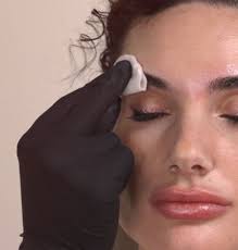 Relaxing Solution for brow lamination and lash lift