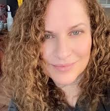 Deanna Blume's Instagram, Twitter & Facebook