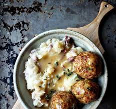 Instead of using all sausage i used a half pound of ground sirloin & one sweet italian sausage link. Mango Tomato Sunday Supper Italian Sausage Meatballs Olive Oil Mashed Potatoes And Gravy