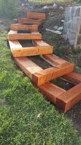 Einige Andere Treppen Derselbe Garten Andere Derselbe Diygardendesignstepbystep Ein Garten Stufen Gartentreppe Garten Ideen Hinterhof