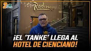 El Tanke Arias llega al hotel de Cienciano en Uruguay y cuenta las últimas novedades #3EnCancha