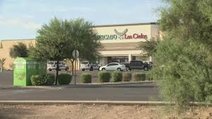 Mercado de los cielos at desert sky mall; Phoenix Police Arrest Suspect In Robbery That Prompted Desert Sky Mall Evacuation 12news Com