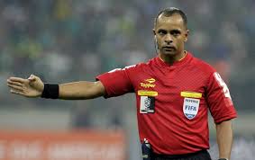 Entre sus características siempre está cerca a la jugada y como todo árbitro es bien reglamentarista. Copa America Wilton Sampaio Sera El Arbitro Del Clasico Rioplatense En Brasilia Analisis