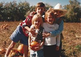 JonBenét Ramsey - Memorial Page - JonBenét and her brother Burke with  friends at a pumpkin patch, October 1995. | Facebook