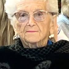 Roxie Palmer's Instagram, Twitter & Facebook