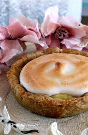 250 g de pâte brisée, 4 citrons de taille moyenne, 3 oeufs. Tartelette Au Citron Meringuee Et Sa Pate Sablee Fondante Bistro De Jenna