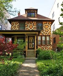 15 Houses Of Very Very Different Color Offbeat Home Life House Green House Exterior House Colors