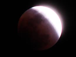 القمر خصائص القمر خسوف القمر (lunar eclipse) اختلافات بين خسوف القمر وكسوف الشمس القمر يحدث خسوف القمر الكلي عند عبور القمر بكامله منطقة الظل الأرضي, وهذا يعني أن. Ø®Ø³ÙˆÙ ÙƒÙ„ÙŠ Ù„Ù„Ù‚Ù…Ø± Ù‡Ùˆ Ø§Ù„Ø§Ø·ÙˆÙ„ ÙÙŠ Ø§Ù„Ù‚Ø±Ù† Ø§Ù„Ø­Ø§Ø¯ÙŠ ÙˆØ§Ù„Ø¹Ø´Ø±ÙŠÙ† Ù…ÙˆÙ‚Ø¹ Ù‚Ù†Ø§Ø© Ø§Ù„Ù…Ù†Ø§Ø± Ù„Ø¨Ù†Ø§Ù†