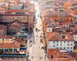 Cose d'altre case (via della beverara 10) ha introdotto l'orario estivo. Cosa Vedere A Bologna In Un Giorno L Itinerario Piu Comodo Momondo Discover