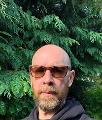 Mark Broom presents a new 8-track LP, '100% Juice'.