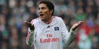 Paolo guerrero ist mit seiner wadenverletzung noch einmal relativ glimpflich davongekommen. Hsv Guerrero Wirft Zuschauer Flasche Ins Gesicht