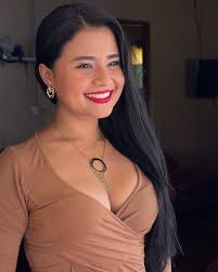 No hay mujer fea, solo mal arreglada. #pareja #amor #reunion #Hermosa