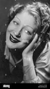 Loni Black's Instagram, Twitter & Facebook