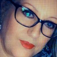 Lynda Derrick's Instagram, Twitter & Facebook