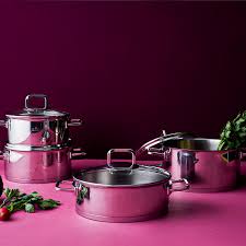 Ocak tencere tabanını hisseder ve sadece manyetik alan hissettiği alanı ısıtır, diğer alanlar ısınmaz. Jumbo Milas 8 Parca Paslanmaz Celik Tencere Seti Jumbo