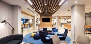 The hotel is located just 10 mins from dublin airport with a 24hr free shuttle to and from the airport daily. Home Holiday Inn Express Dublin City Centre