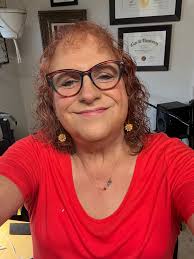 1️⃣4️⃣ Good day my loves 🥰 Talking with my sister last night. She told me  that she was sorry that I was sad for so many years ♥️ She is someone I