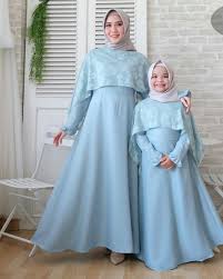 Selain menjual beragam pakaian grosir baju anak murah di kota surabaya, kami juga menyediakan serangkaian peluang bagi anda. 71 Model Baju Muslim Couple Ibu Dan Anak Perempuan Remaja Terlihat Keren Modelbaju Id