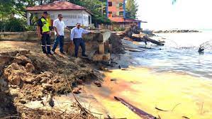 Penduduk kampung pantai getting bentuk rantaian ekonomi. Hakisan Pantai Puteri Makin Kritikal