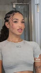 Sabrina Everett's Instagram, Twitter & Facebook