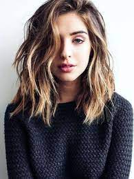 In tema di tagli capelli di media lunghezza alla moda, volume e naturalezza sono la regola, insieme a combinazioni colore nuove e inaspettate. Acconciature Capelli Media Lunghezza Idee Moda Per Tutte Vanityfair It