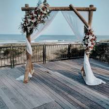 Focal, filler, line flowers, and greens are all packaged together, giving you a variety of wedding flowers in one kit. 50 Pretty Diy Wedding Arches