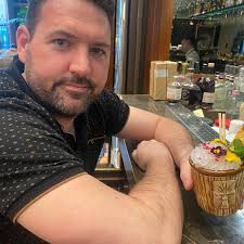 Are there any caterers that are properly registered that can help with a  trade day event? Please pm me. Must be able to take card payment? Thanks