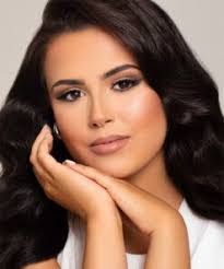 Desiree Melton's Instagram, Twitter & Facebook