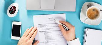 Many people who have a great curriculum vitae in other respects let themselves down when it comes to their personal profile. 4 Great Cv Personal Statement Examples Glassdoor Blog Uk