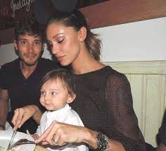 Belen rodriguez ha deciso, tramite instagram, di lanciare una dedica per il marito stefano de martino e ha usato la canzone torna a casa dei maneskin. Belen Rodriguez E Stefano De Martino S Belen Rodriguez E Stefano De Martino Facebook