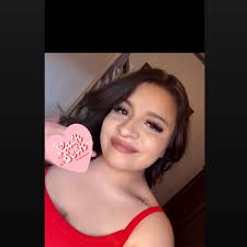 Chelley can wrap her ONE leg around Chris neck AND went back for more, but  Huda can't twerk