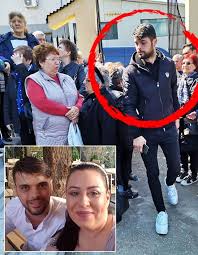 Surse apropiate din anturajul vedetei, au precizat că oana ar fi descoperit că marius a încercat să aibă relații extraconjugale, acesta comunicând timp de aproape un. Boala MisterioasÄƒ De Care SuferÄƒ Marius Elisei Din PÄƒcate E AdevÄƒrat Oana Roman O SÄƒ Se SpunÄƒ CÄƒ Din Cauza Mea A PÄƒÅ£it Asta