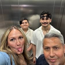 Can people live with amyloidosis disease?