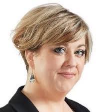 Julie Morneau's Instagram, Twitter & Facebook