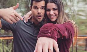 Lautner got recognition after the twilight saga about vampires. Taylor Lautner S Girlfriend And His Parents Celebily