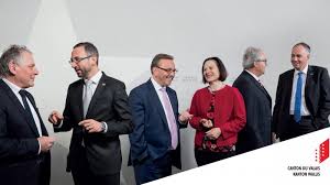 Article se déroulant en direct. Valais Sur Sa Nouvelle Photo Le Conseil D Etat Palabre
