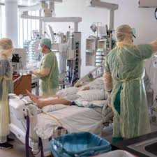 Von der #groko wurden mehrere hundert mio. Corona In Frankfurt Bettenknappheit In Krankenhausern Patienten Immer Junger Frankfurt