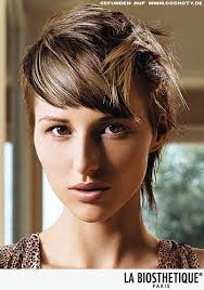 Einige schöne möglichkeiten für kurze lockige frisuren werden hier besprochen! Frisuren Bilder Susser Undone Look Fur Kurzes Haar Frisuren Haare