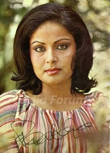 Rakhee Gulzar Height, Age, Family, Wiki & More