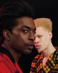 How to wear a suit in 2025